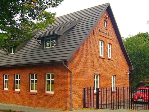 Anwesen mit Garten, Grill und Terrasse
