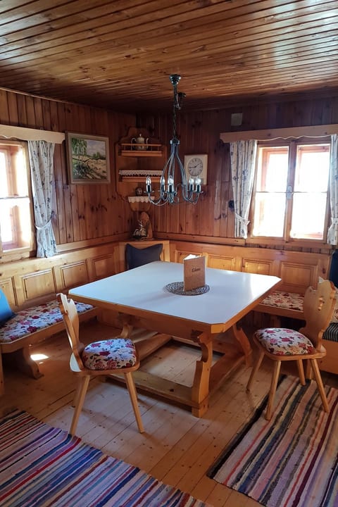 Almhütte Helmut Dischgerbrent in Sankt Margarethen