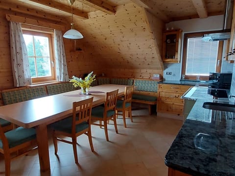 Zirbenholzalmhütte mit fantastischem Ausblick