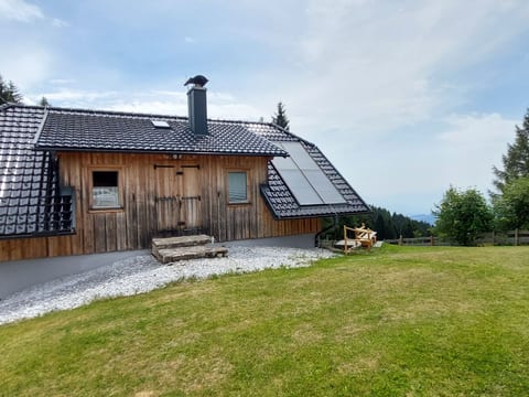 Zirbenholzalmhütte mit fantastischem Ausblick