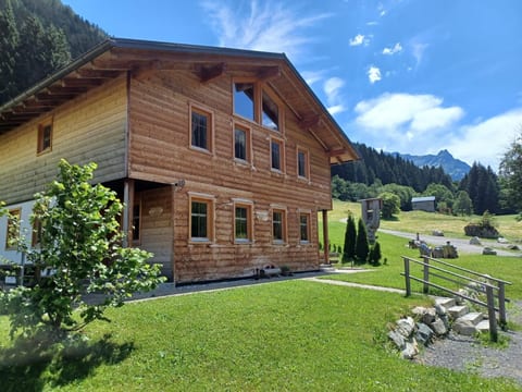 mit Bergblick