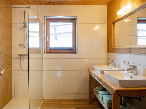 Wohnung in Sankt Gallenkirch mit Terrasse, Grill