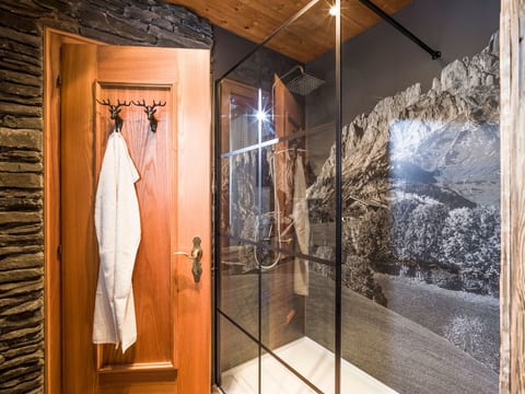 Alpine Lodge