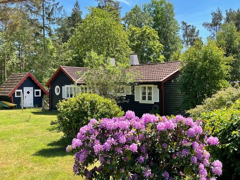 Schönes Ferienhaus mit Garten, Terrasse und Gril