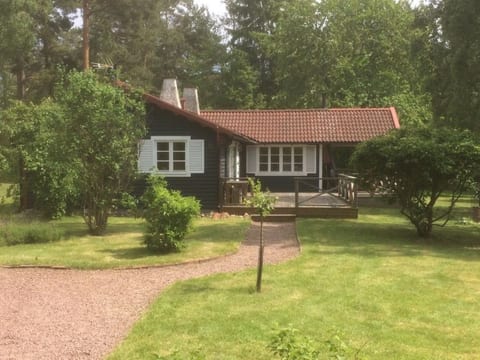 Schönes Ferienhaus mit Garten, Terrasse und Gril