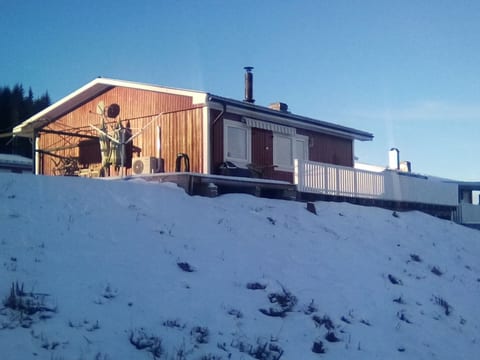 Tolles Ferienhaus in Sunne mit Großer Terrasse
