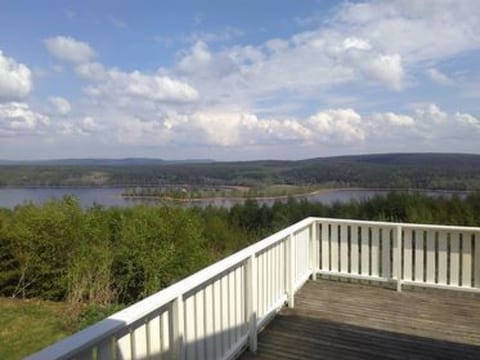 Tolles Ferienhaus in Sunne mit Großer Terrasse