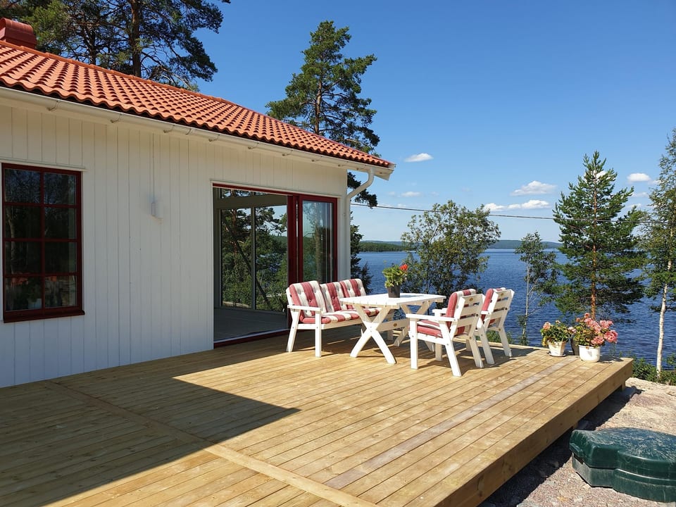 Schönes Ferienhaus am See Runn - Falun