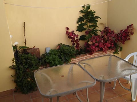 mit Terrasse
