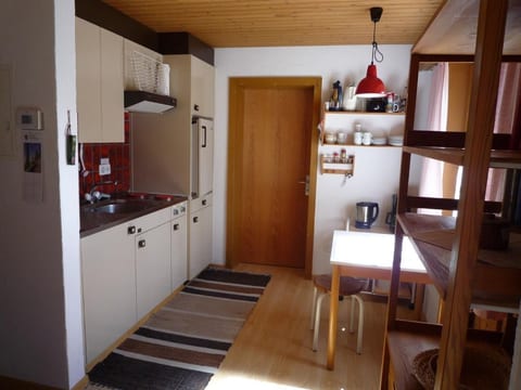 Sonnige Ferienwohnung mit Terrasse,idyllische Lage
