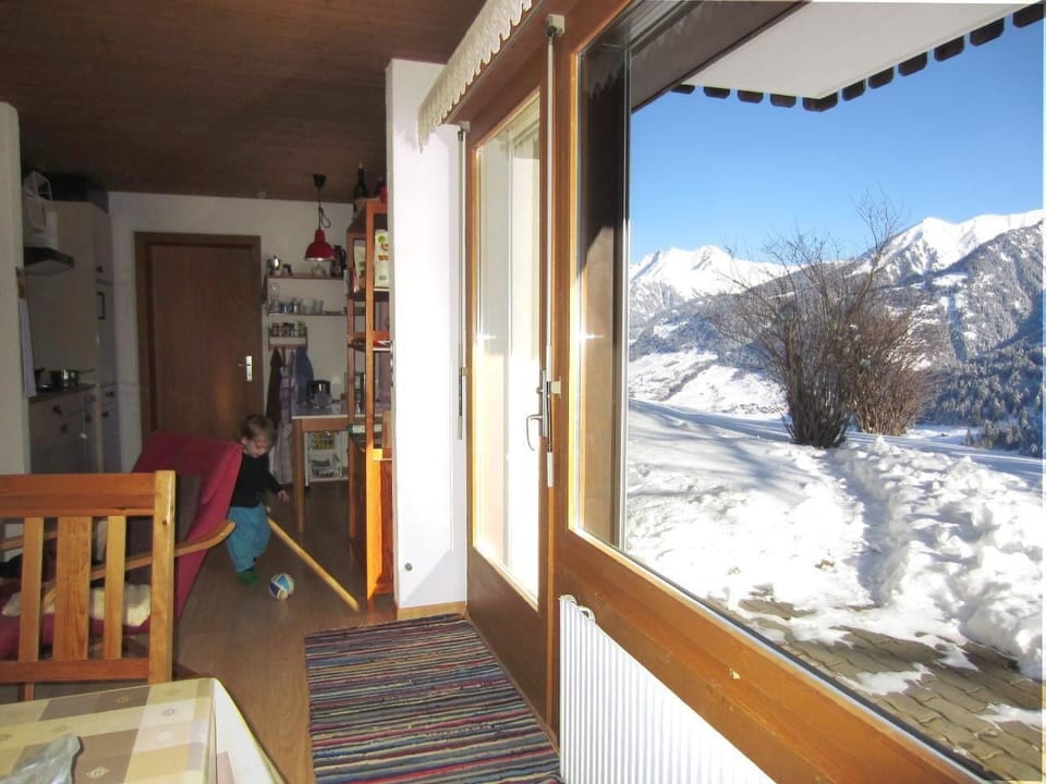 Sonnige Ferienwohnung mit Terrasse,idyllische Lage - Lumnezia