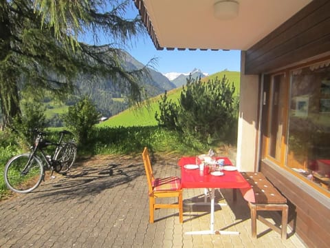 Sonnige Ferienwohnung mit Terrasse,idyllische Lage