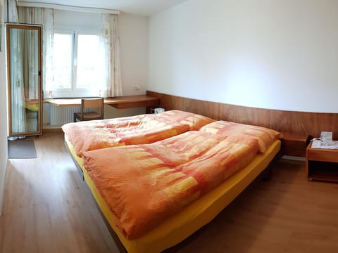Royal 22 nahe Klinik, Burgerbad, Einkaufszentrum