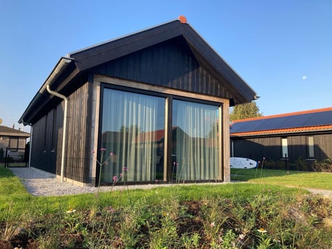 Chalet Ufergrundstück mit eigenem Angelplatz