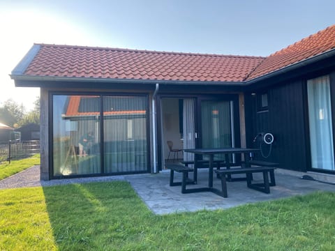 Chalet Ufergrundstück mit eigenem Angelplatz