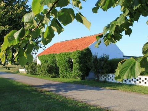 Altes Deichbauernhaus mit Garten