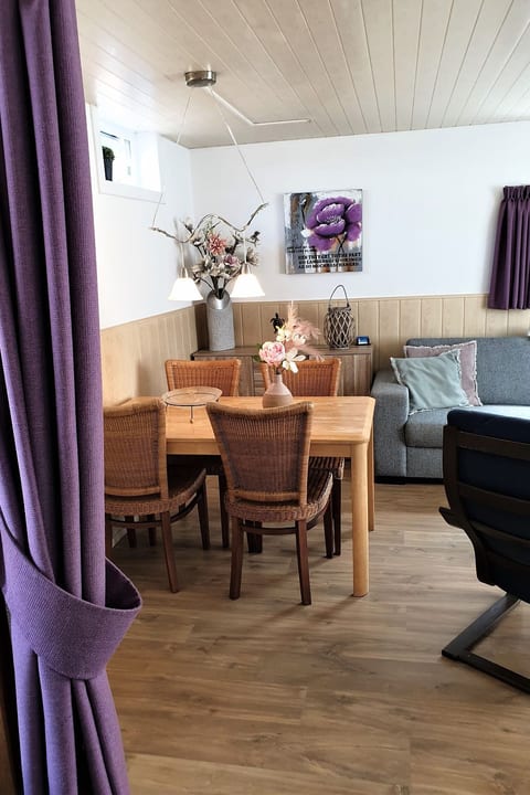 Sommerhaus in ruhiger Lage mit privatem Garten und Terrasse