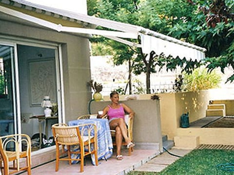mit privatem Garten und Terrasse