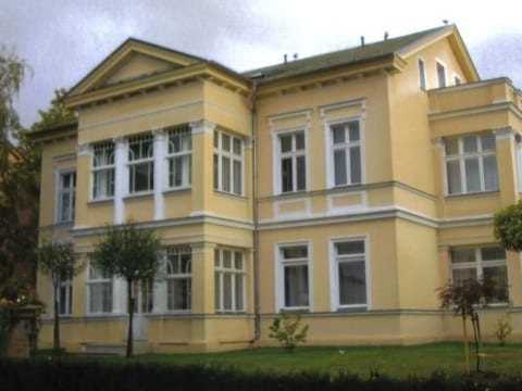 in Gründerzeitvilla in Strandnähe