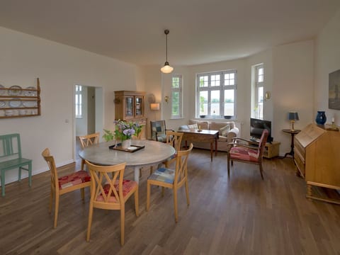 Wohnung in der ersten Etage des Herrenhauses