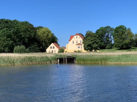 Wohnung im zweiten Obergeschoss des Gutshauses