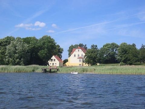 Wohnung im Erdgeschoss des Gutshauses