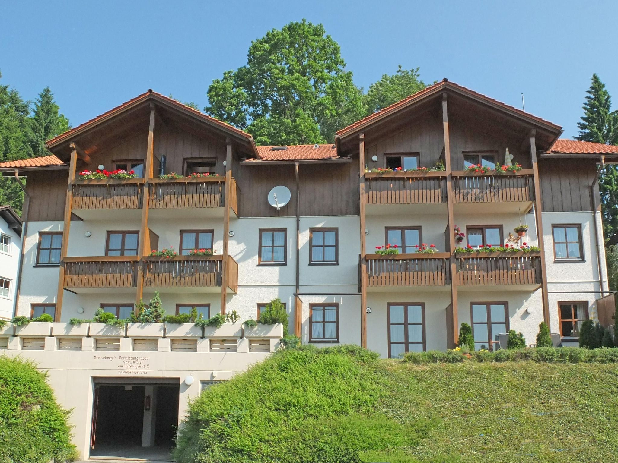 mit Balkon und schöner Fernsicht