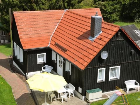 mit Spielplatz, Garten und Fernsicht