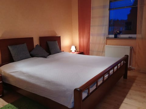 Wohnung in Altengroden mit Garten