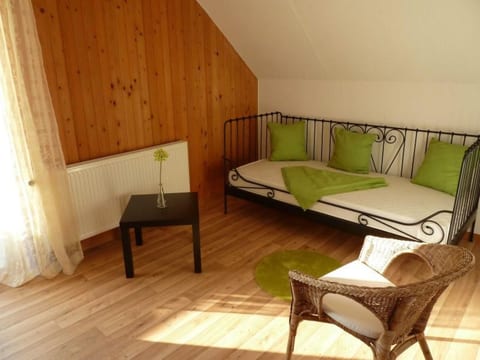 Ruhige Ferienwohnung mit Balkon und Parkplatz
