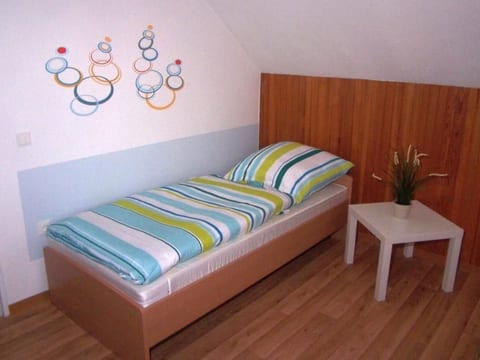 Ruhige Ferienwohnung mit Balkon und Parkplatz