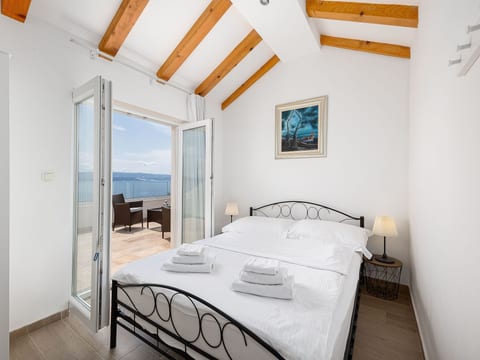3 Schlafzimmer Villa mit beheiztem Pool und Meer