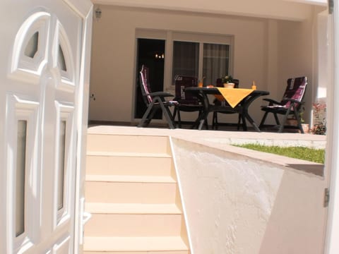 Moderne Ferienwohnung in Omiš mit Terrasse und G