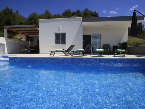 Villa Domus mit privatem beheiztem Infinity-Pool