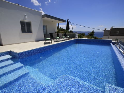 Villa Domus mit privatem beheiztem Infinity-Pool