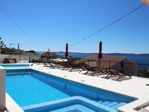 Ferienwohnung, Meerblick Terrasse beheizter Pool