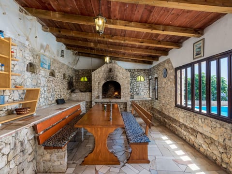 Seaside Villa Lara mit beheiztem Swimmingpool