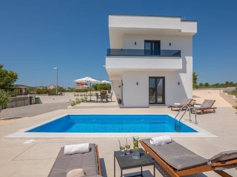 Schöne Villa Bettina in Vodice