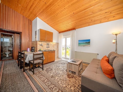 Große Ferienwohnung in Vodice mit Eigenem Balkon