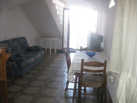 Apartment mit Terrasse direkt am Meer