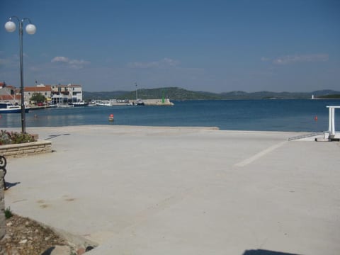 Apartment mit Terrasse direkt am Meer