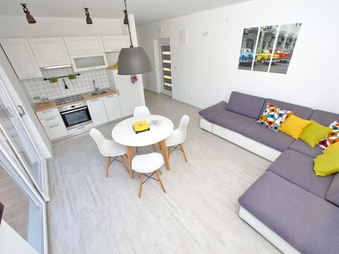 Große Wohnung in Bibinje mit Möblierter Terrasse