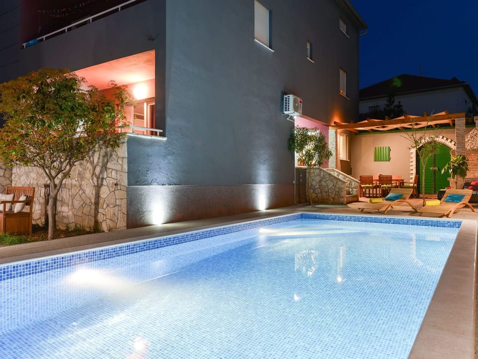 Villa Šima- Luxusappartement mit privatem Pool - Zadar