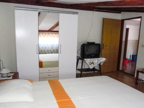für 4 Personen + 2 Kinder ca. 60 m² in Zubovici, Adriaküste Kroatien (Kro