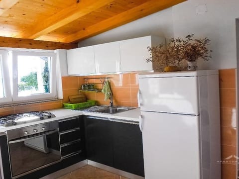 für 4 Personen + 2 Kinder ca. 60 m² in Zubovici, Adriaküste Kroatien (Kro