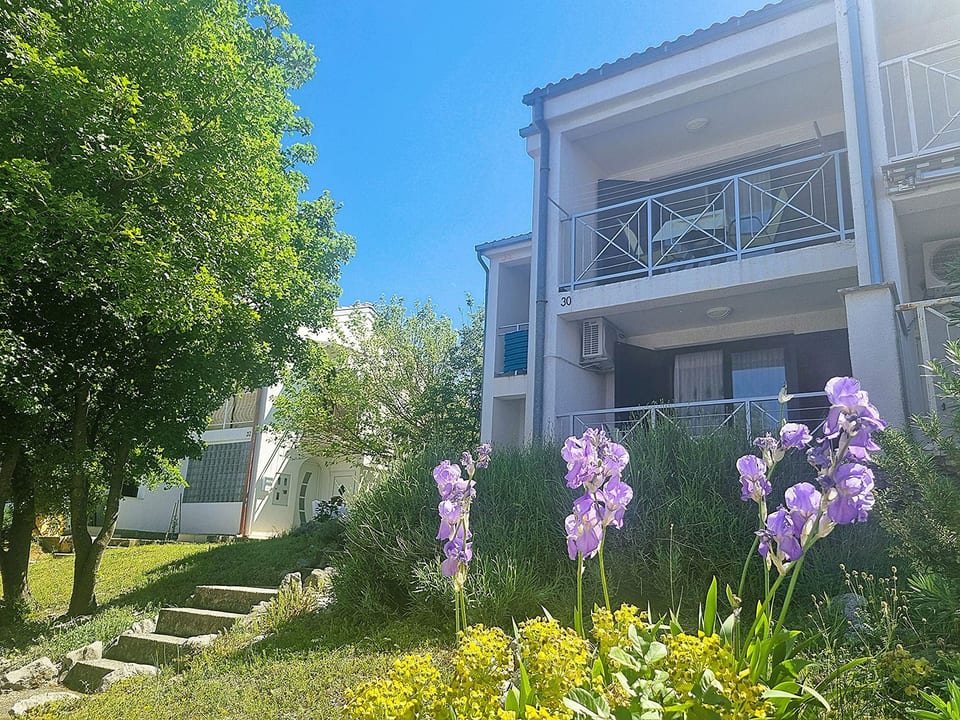Wohnung auf zwei Etagen mit Terrasse und Balkon - Klenovica