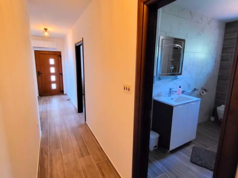 Wohnung in Novi Vinodolski mit Gemeinsamem Garte