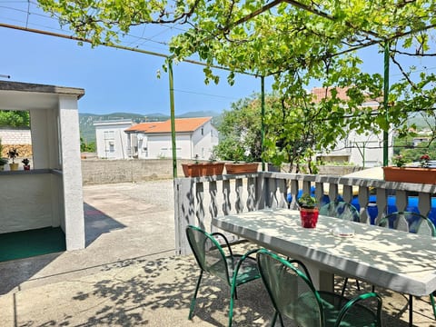 Appartement für 2-3 Personen mit Terrasse