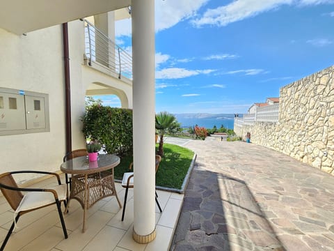 Wohnung für 3 Personen mit Terrasse