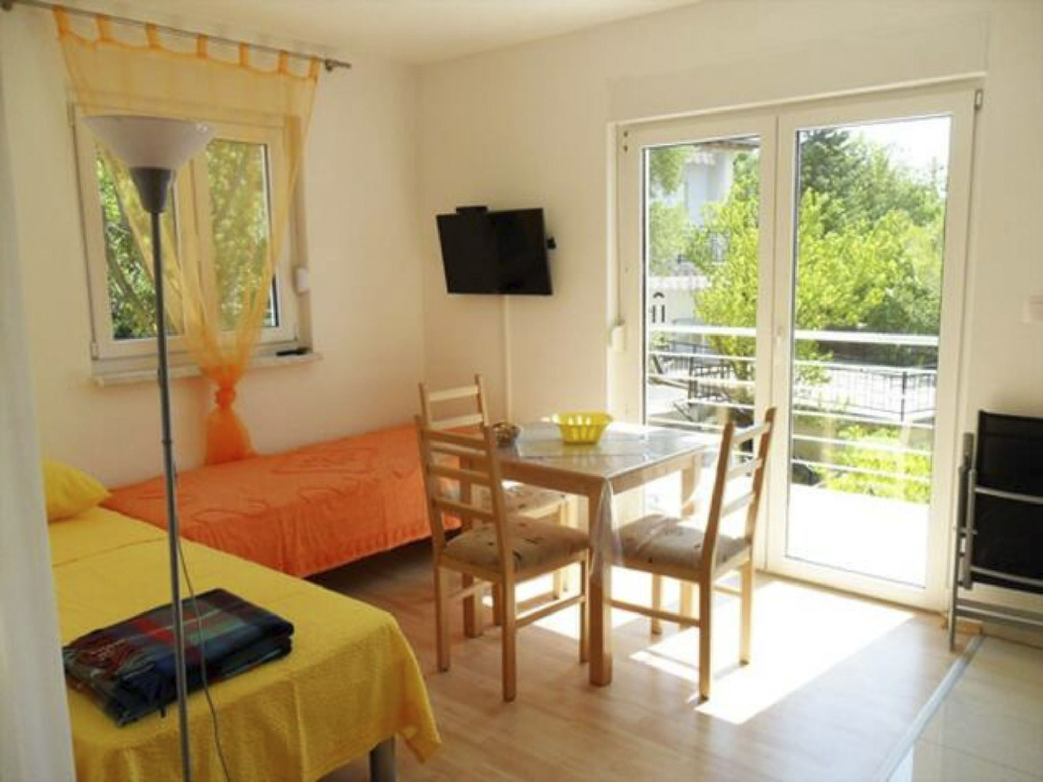 mit Balkon für drei Personen